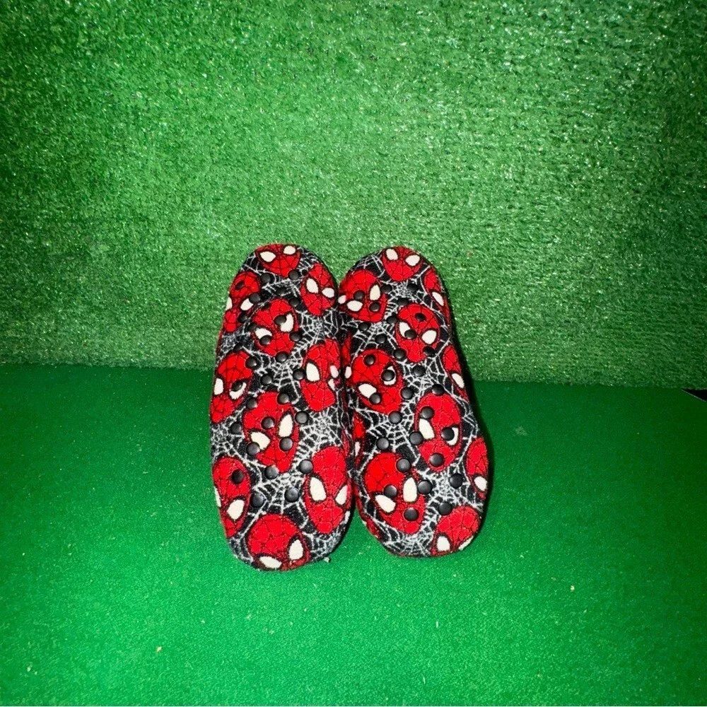 Spider‎ Man Boys Print Slippers Faux Sherpa Lining Boys Kids Size Small/Medium